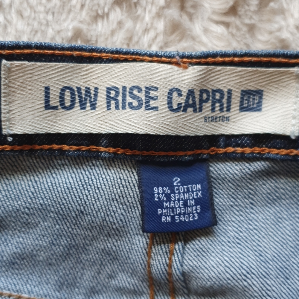 Gap Low Rise Capri - Picture 2 of 3